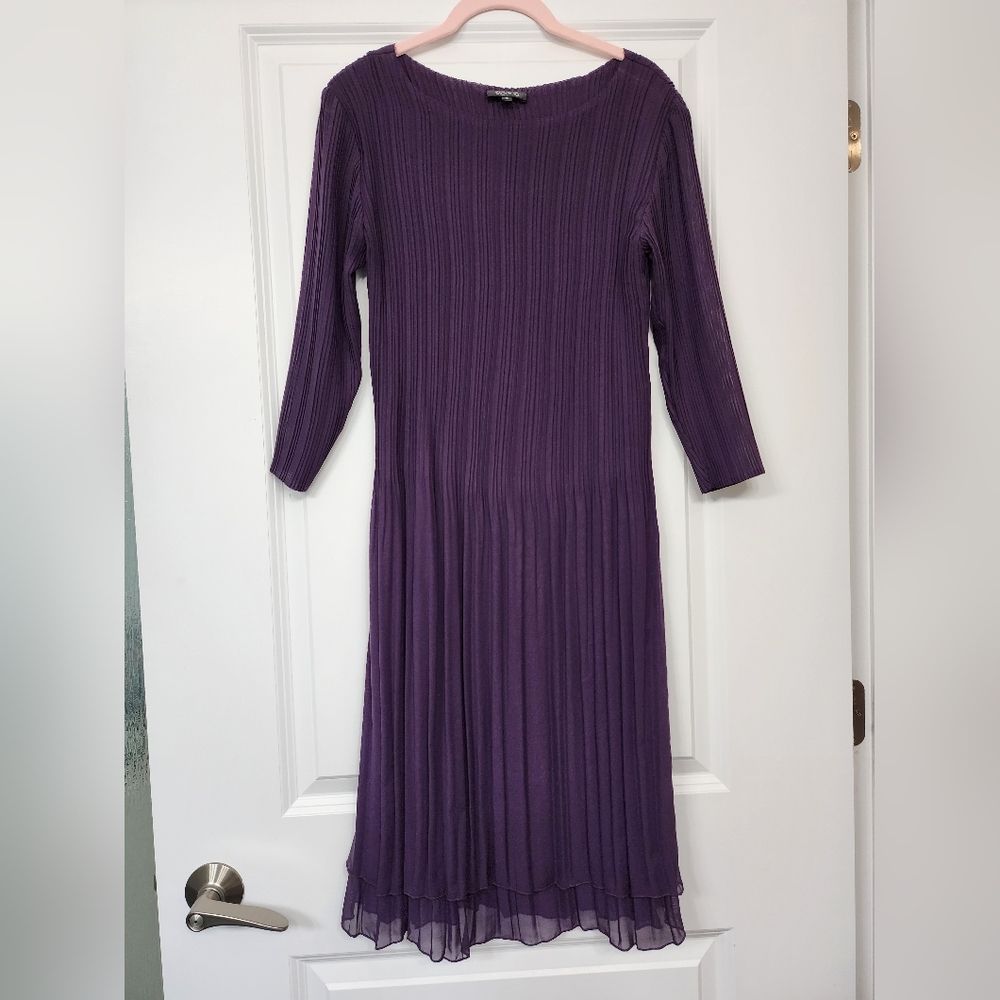 Veeca eggplant/purple pleated dress 3/4 sleeves lined size S